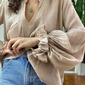 grade and gather puff sleeve blouse (small)